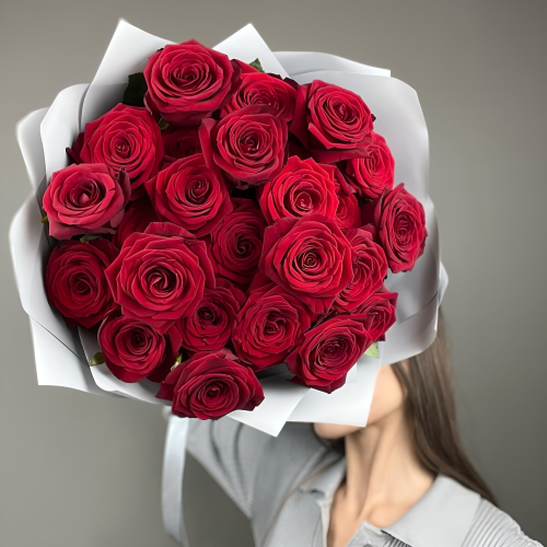 «Королевский бархат» – 25 роскошных красных роз из Эквадора  Альметьевск Республика Татарстан