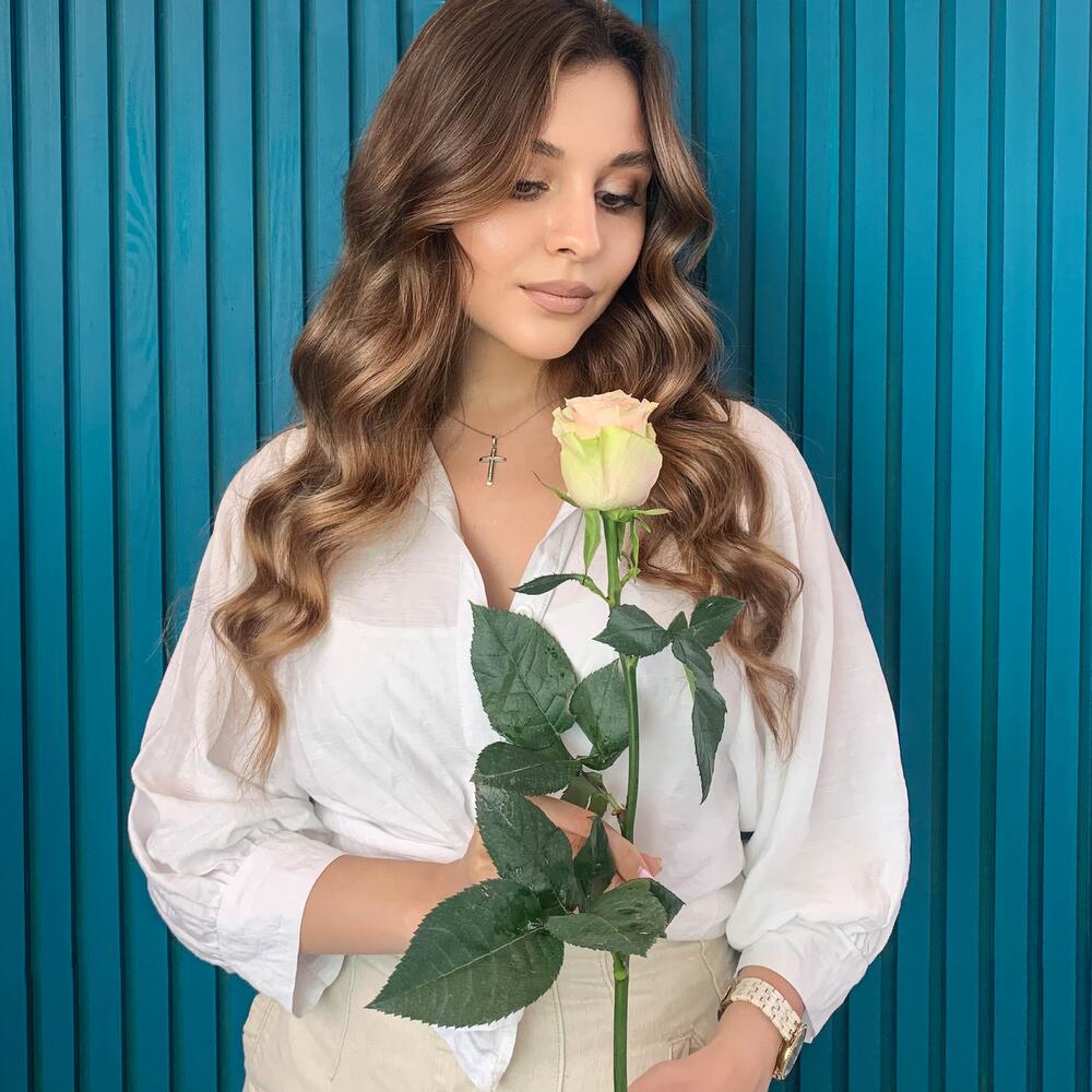 Комплимент из розовой эквадорской розы – минимализм роскоши Альметьевск Республика Татарстан