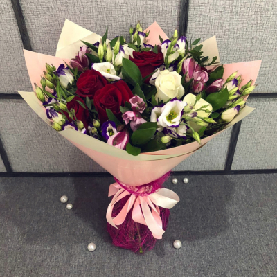 Букет из роз, эустом и альстромерий – гармония утонченности и свежести Альметьевск Республика Татарстан