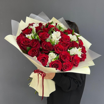 Букет «Танец любви» – гармония страсти и нежности в каждом лепестке Альметьевск Республика Татарстан