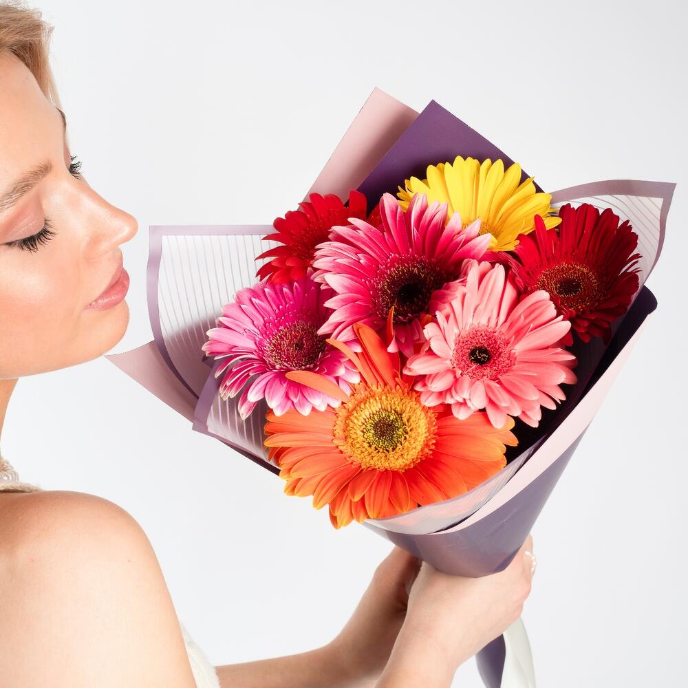 Солнечный букет из 7 свежих гербер – радость в подарок Альметьевск Республика Татарстан