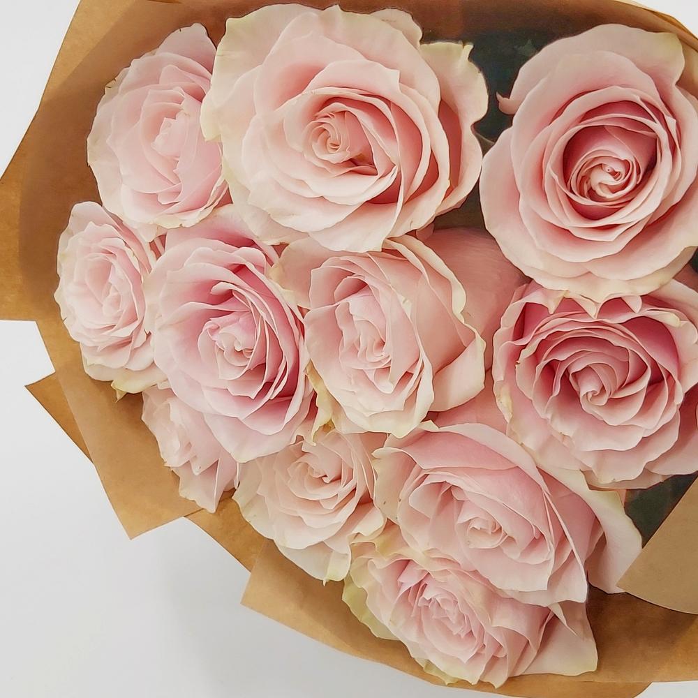 Букет из 11 розовых роз – нежность в каждом лепестке Альметьевск Республика Татарстан