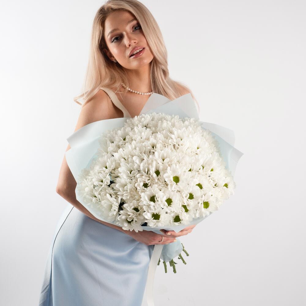 Букет «Ромашковое чудо» – летнее настроение в белых хризантемах Альметьевск Республика Татарстан