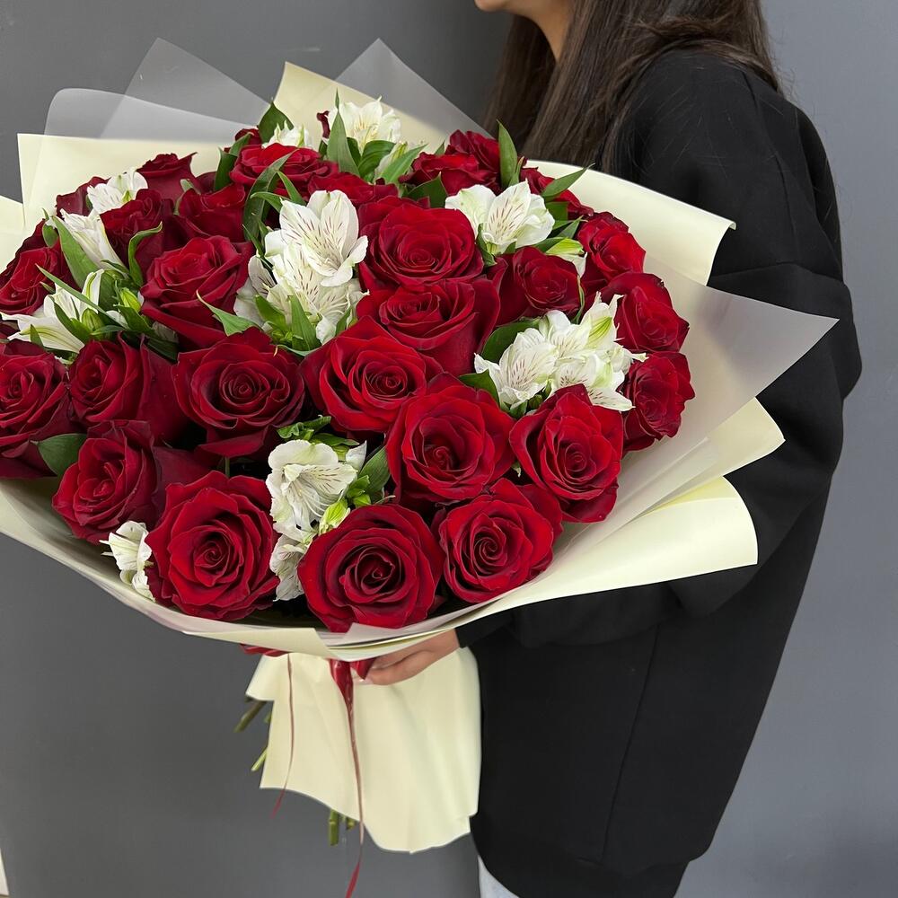 Букет «Танец любви» – гармония страсти и нежности в каждом лепестке Альметьевск Республика Татарстан