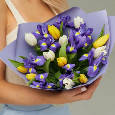 Букет из ирисов и тюльпанов «Весна» Альметьевск Республика Татарстан