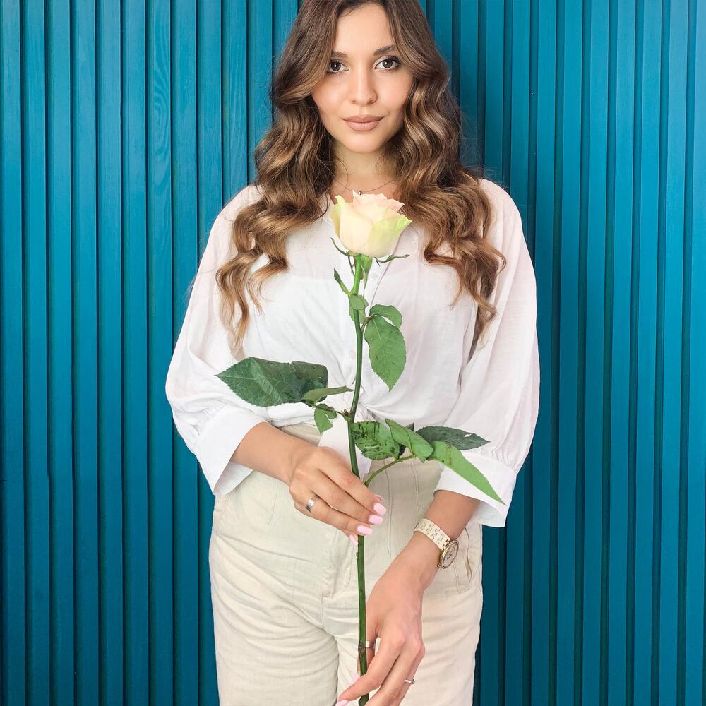 Комплимент из розовой эквадорской розы – минимализм роскоши Альметьевск Республика Татарстан