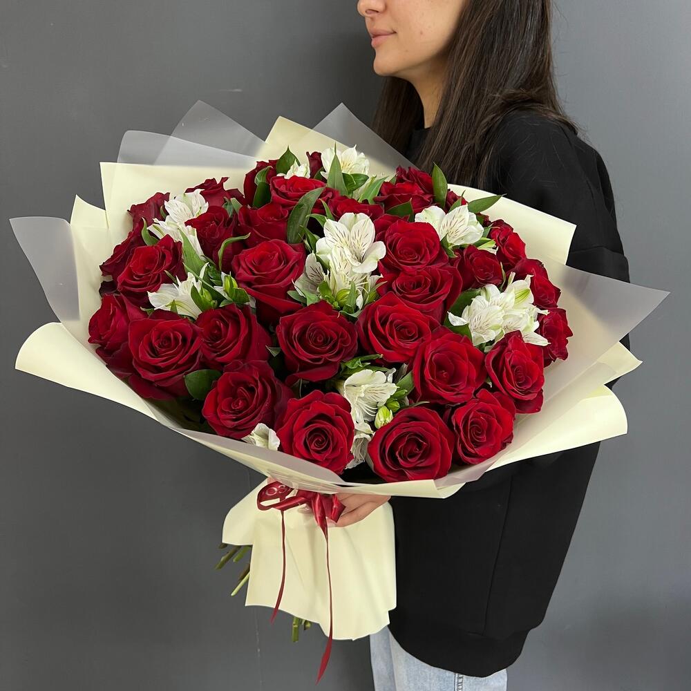 Букет «Танец любви» – гармония страсти и нежности в каждом лепестке Альметьевск Республика Татарстан