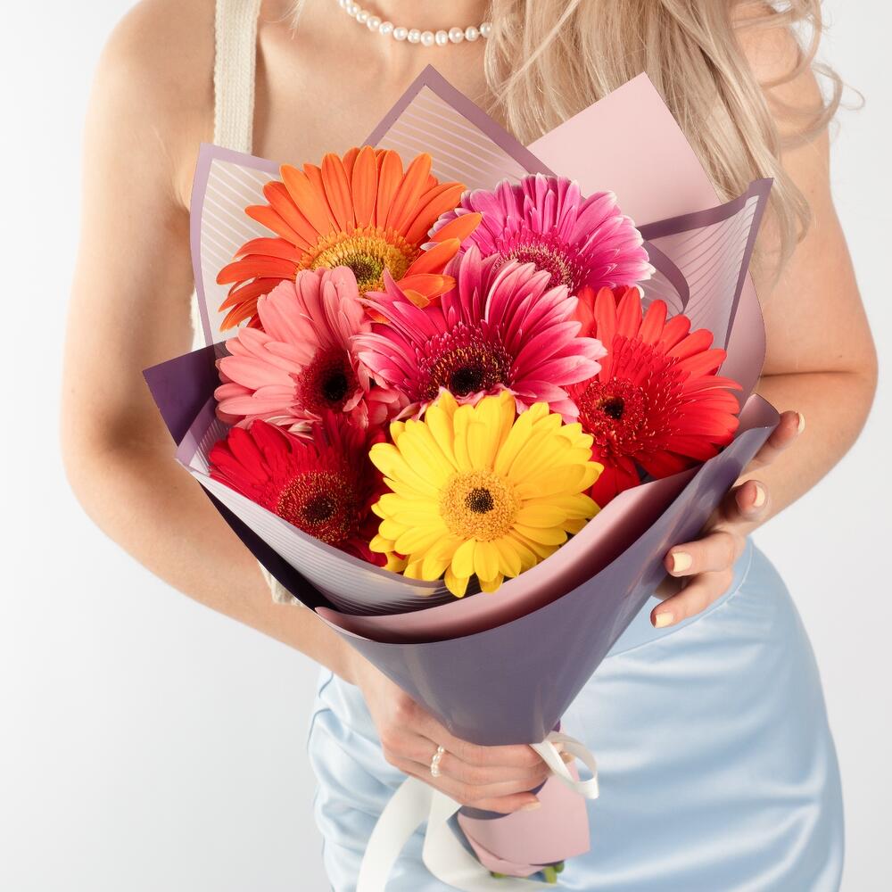 Солнечный букет из 7 свежих гербер – радость в подарок Альметьевск Республика Татарстан