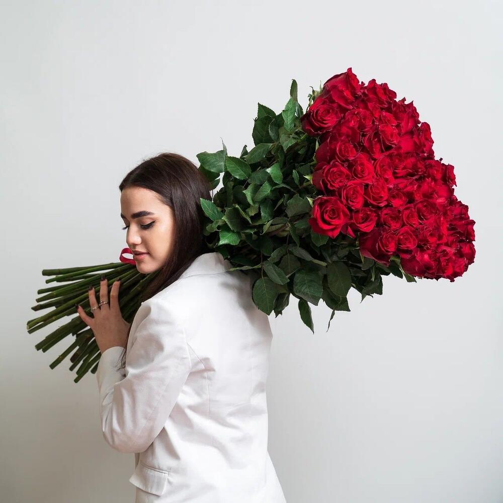 Роскошный букет из 51 красной розы – воплощение безграничной любви Альметьевск Республика Татарстан