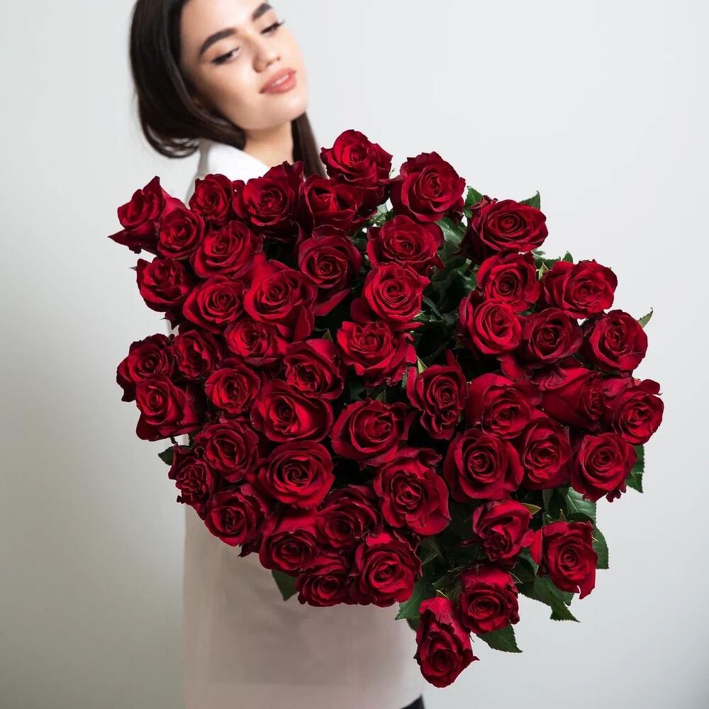 Роскошный букет из 51 красной розы – воплощение безграничной любви Альметьевск Республика Татарстан